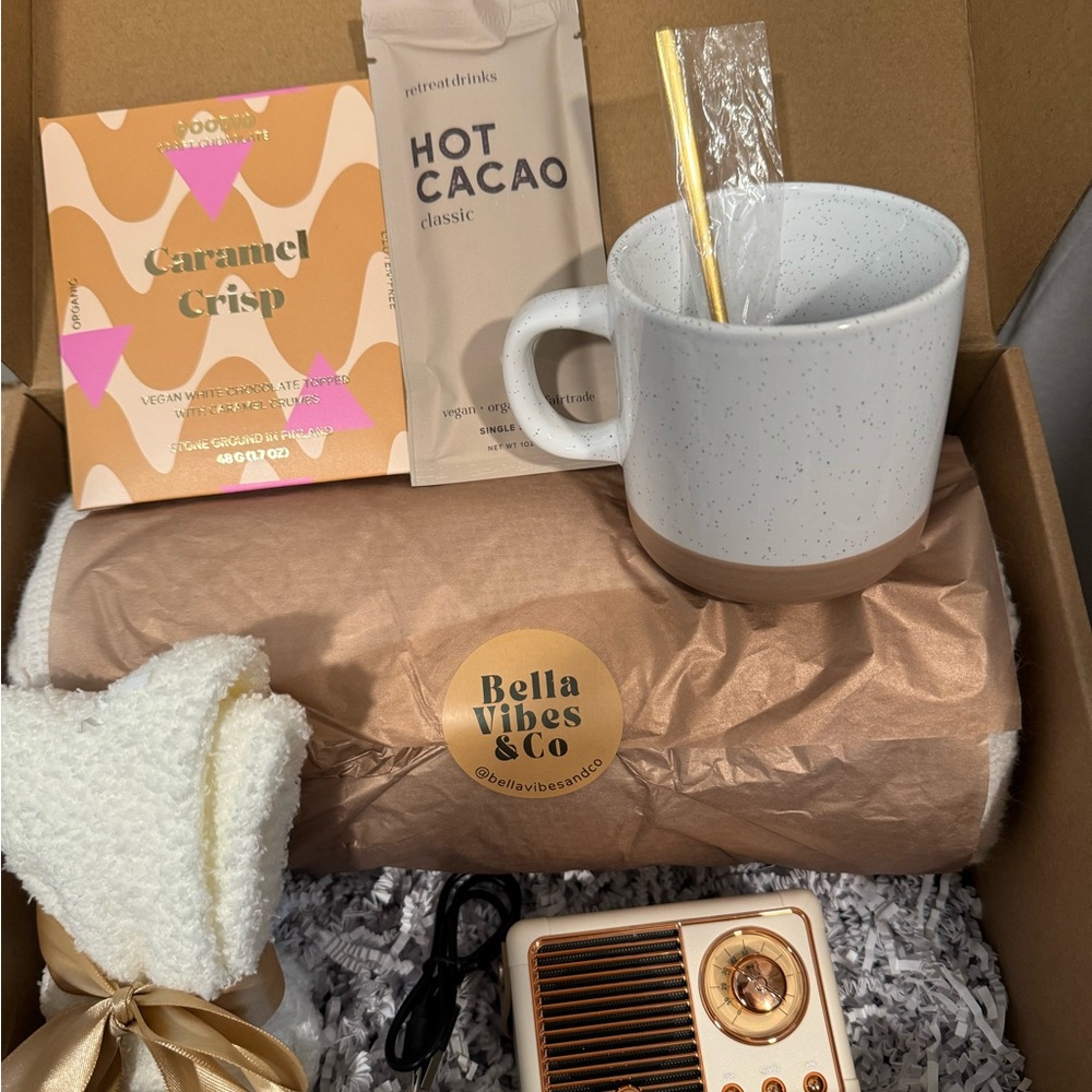 Bella Vibes & Co Gift Set with Mug and Treats